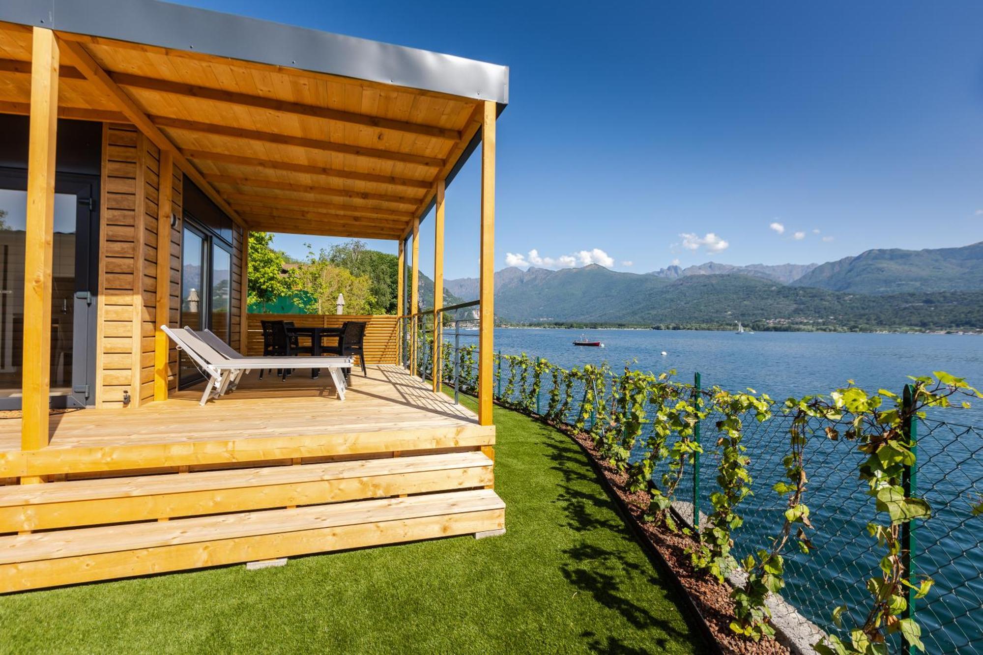 Lago Maggiore Bay バヴェーノ エクステリア 写真