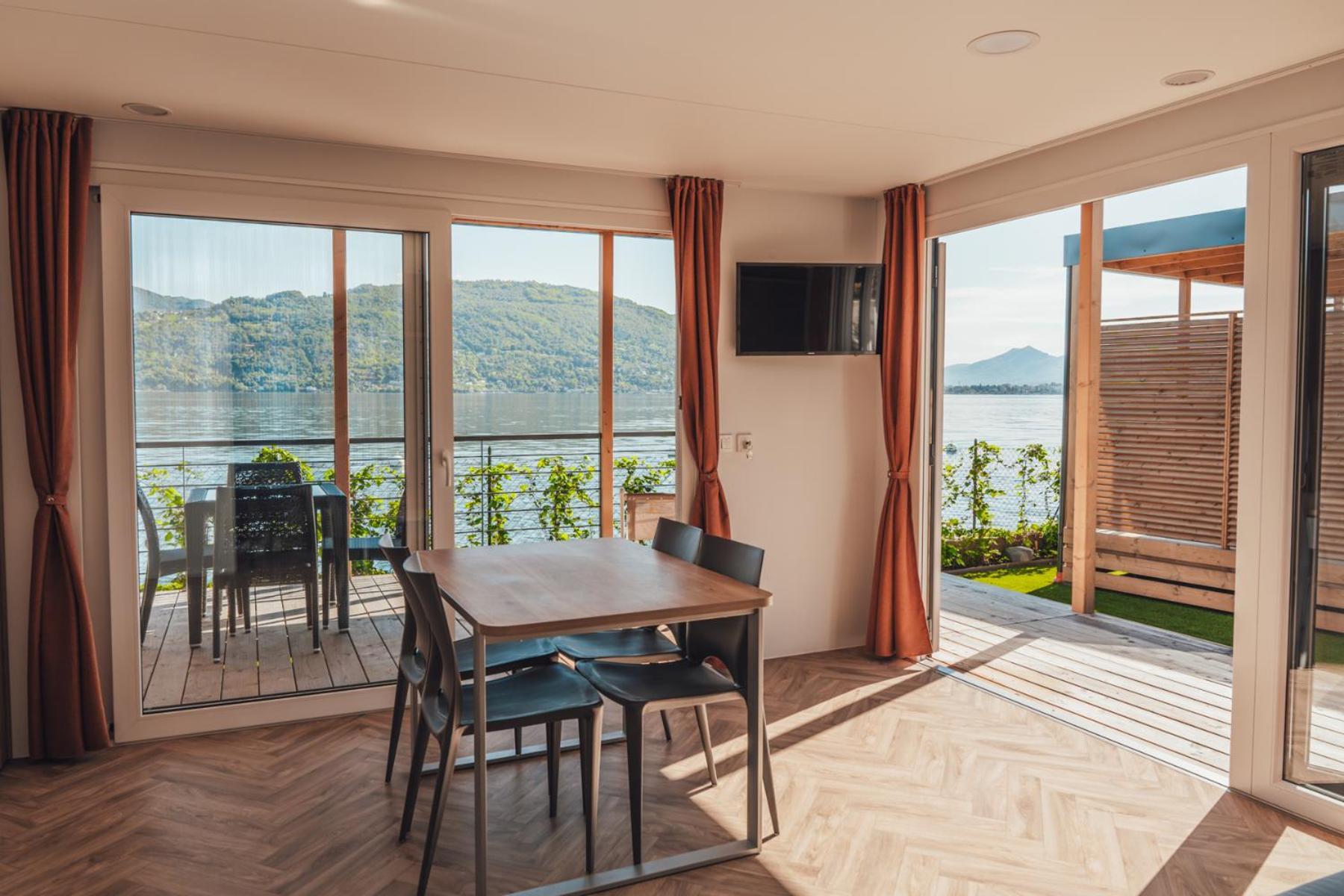Lago Maggiore Bay バヴェーノ エクステリア 写真