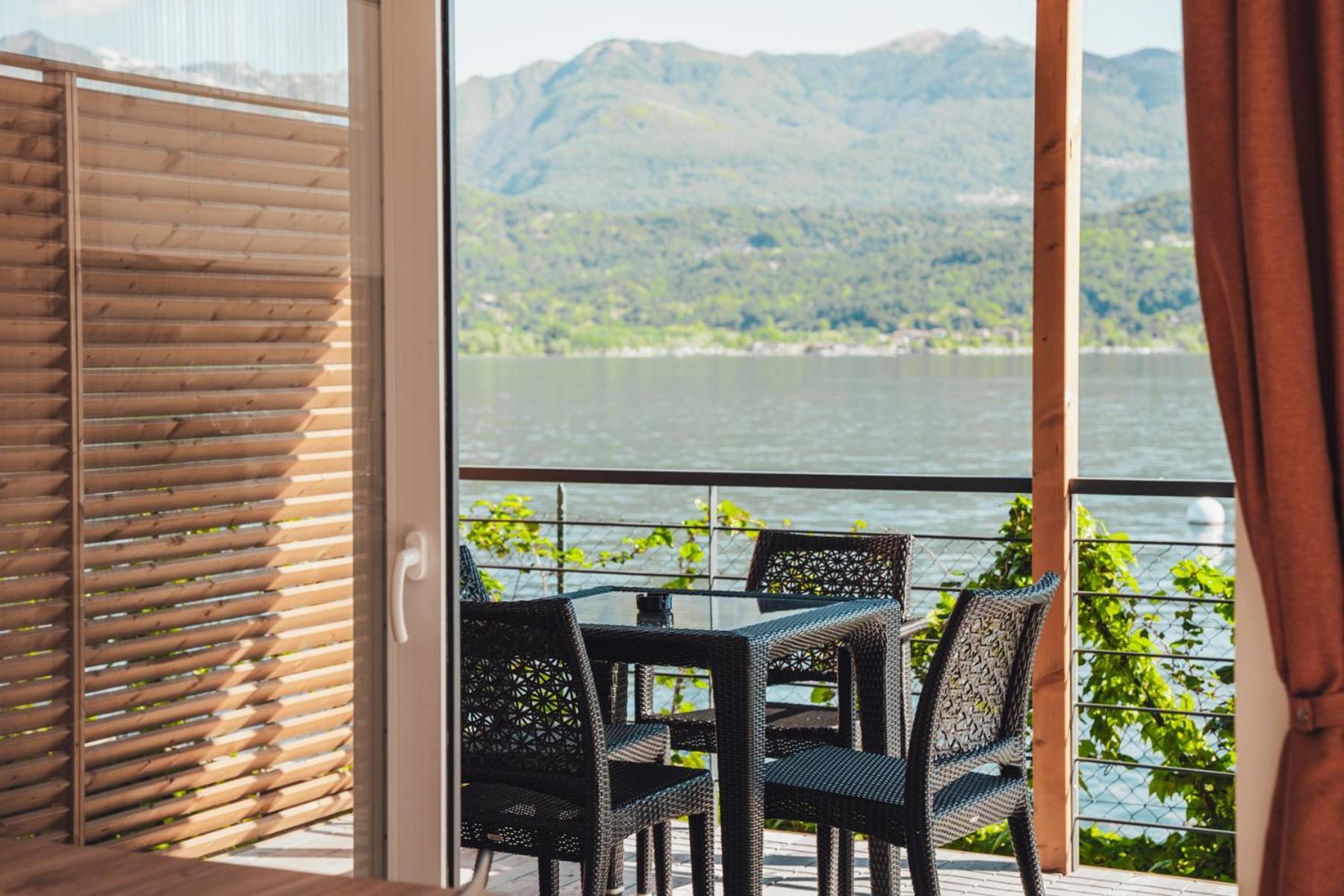 Lago Maggiore Bay バヴェーノ エクステリア 写真